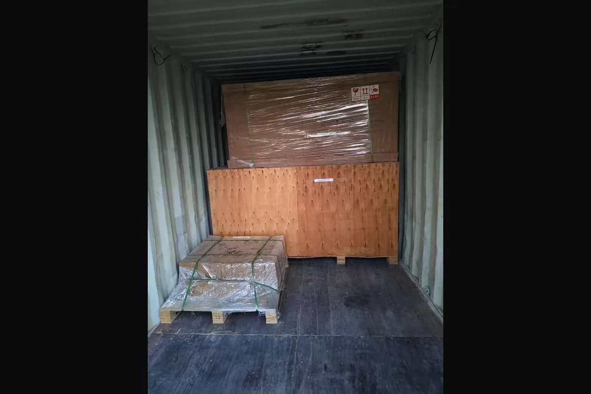 Gym equipment warehouse packaging preparation
